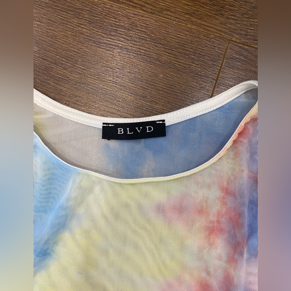 Mesh rainbow Crop top - Picture 2 of 2